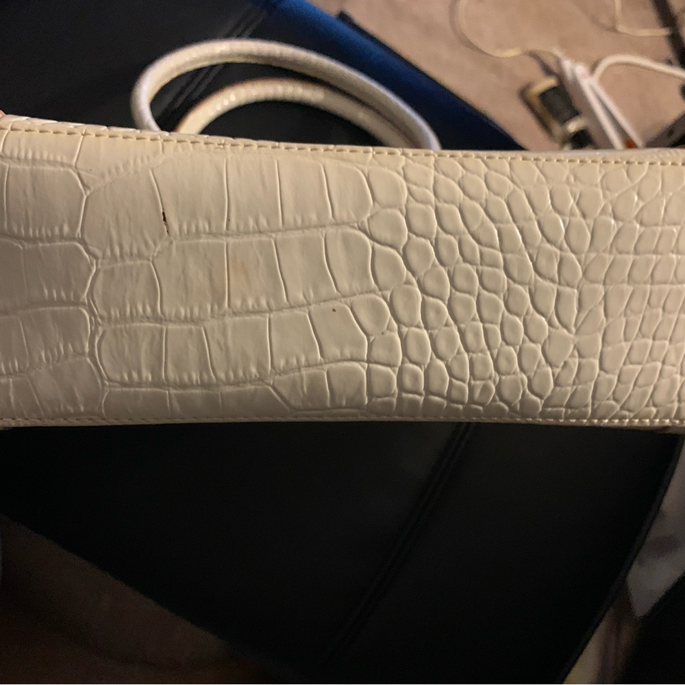 Preloved Liz Claiborne vintage 90’s faux leather cream purse - Picture 4 of 9